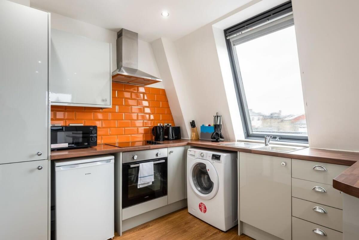 Modern 1 Bed Budget Apartment In Central 哈利法克斯 外观 照片
